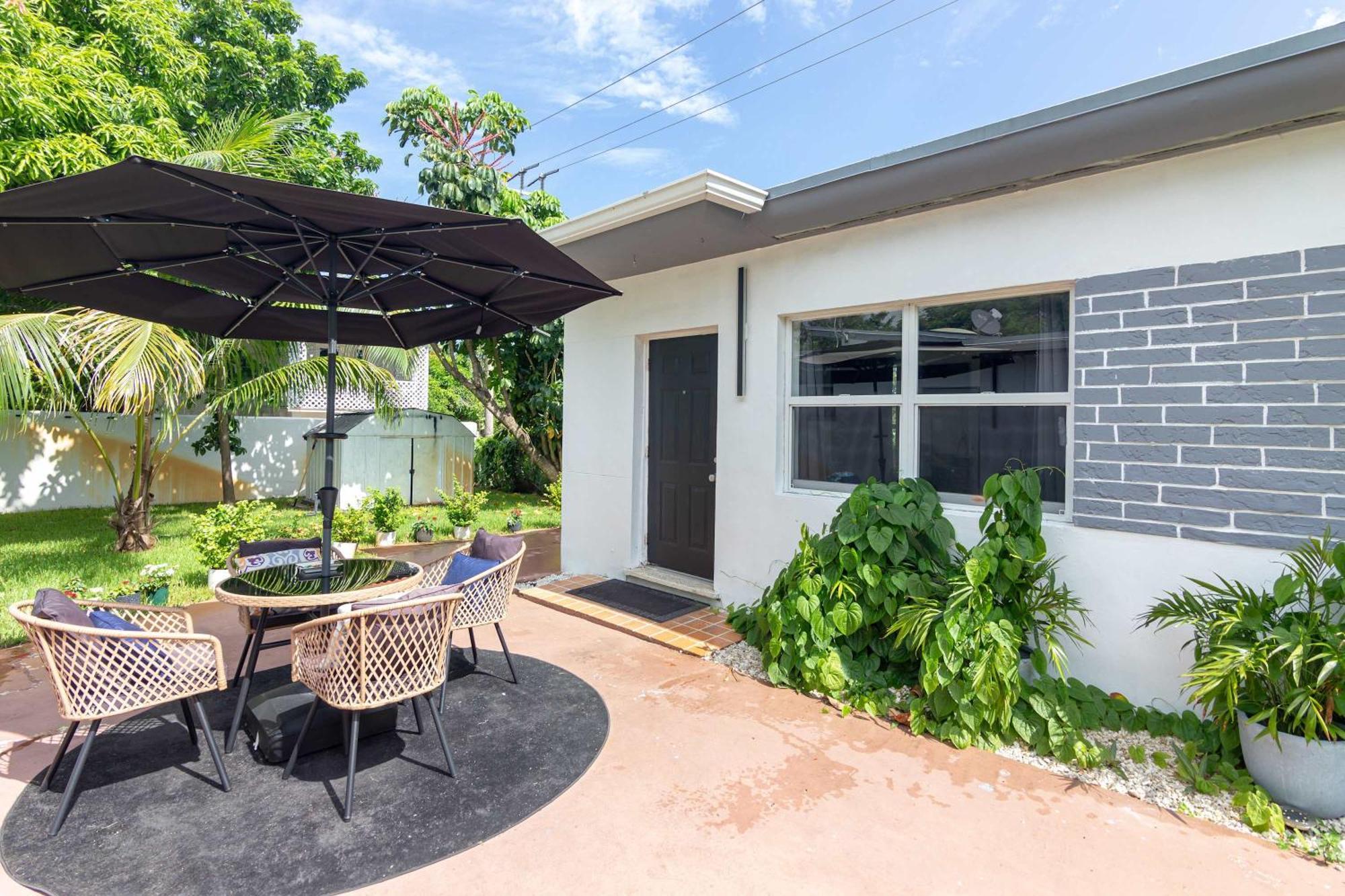 Serene Cottage Retreat, Ideal For Couples & Solo Miami Exteriör bild